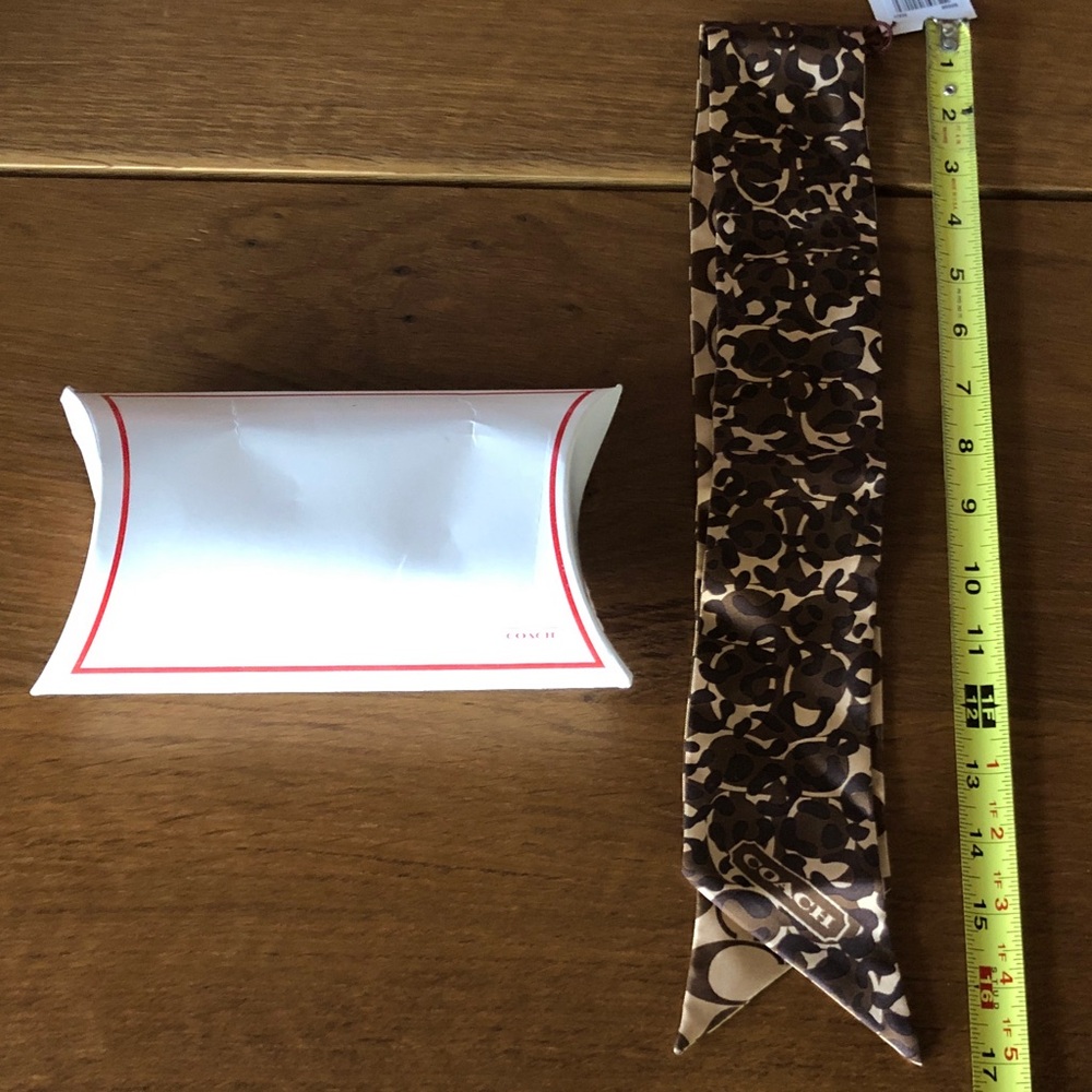 Coach leopard Brown and Tan Signature Skinny silk Scarf NWT - Picture 2 of 4